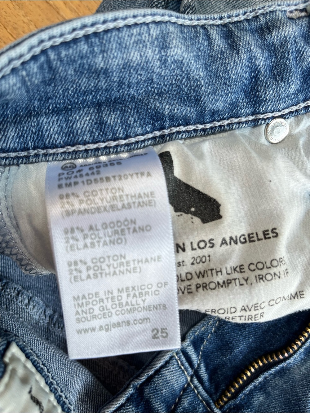 AG Adriano Goldschmied Farrah Boot Cut Crop Light Wash Size 25 - Picture 8 of 10